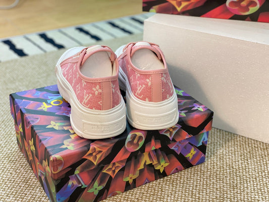 LUV WOMEN’S SNEAKER