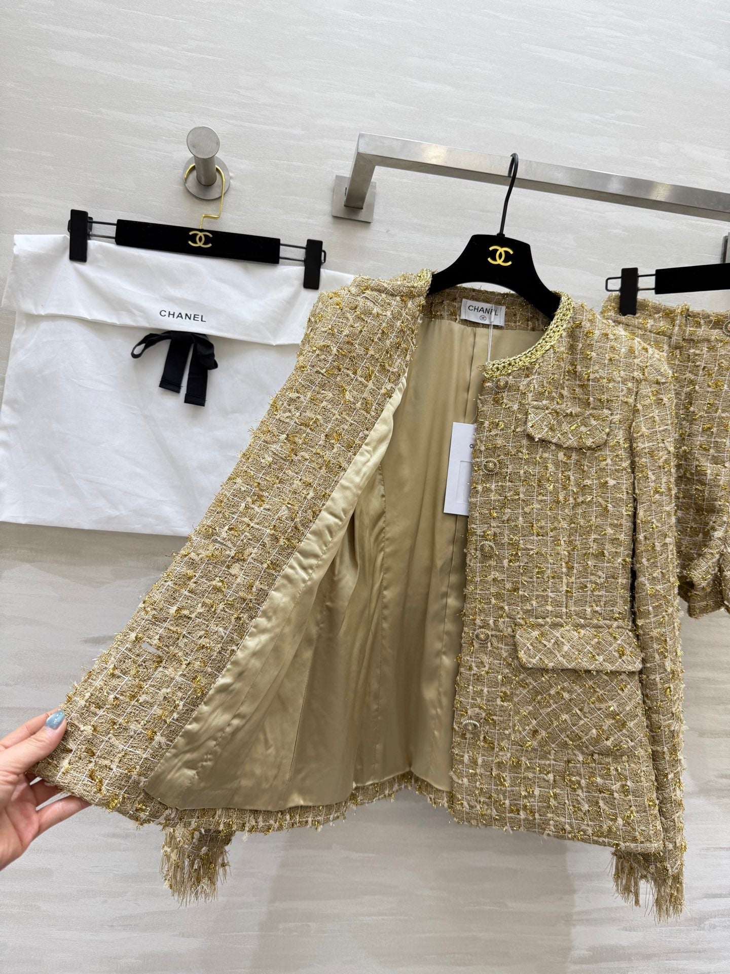 CC 25 Wool Gold Yarn Tweed Suit