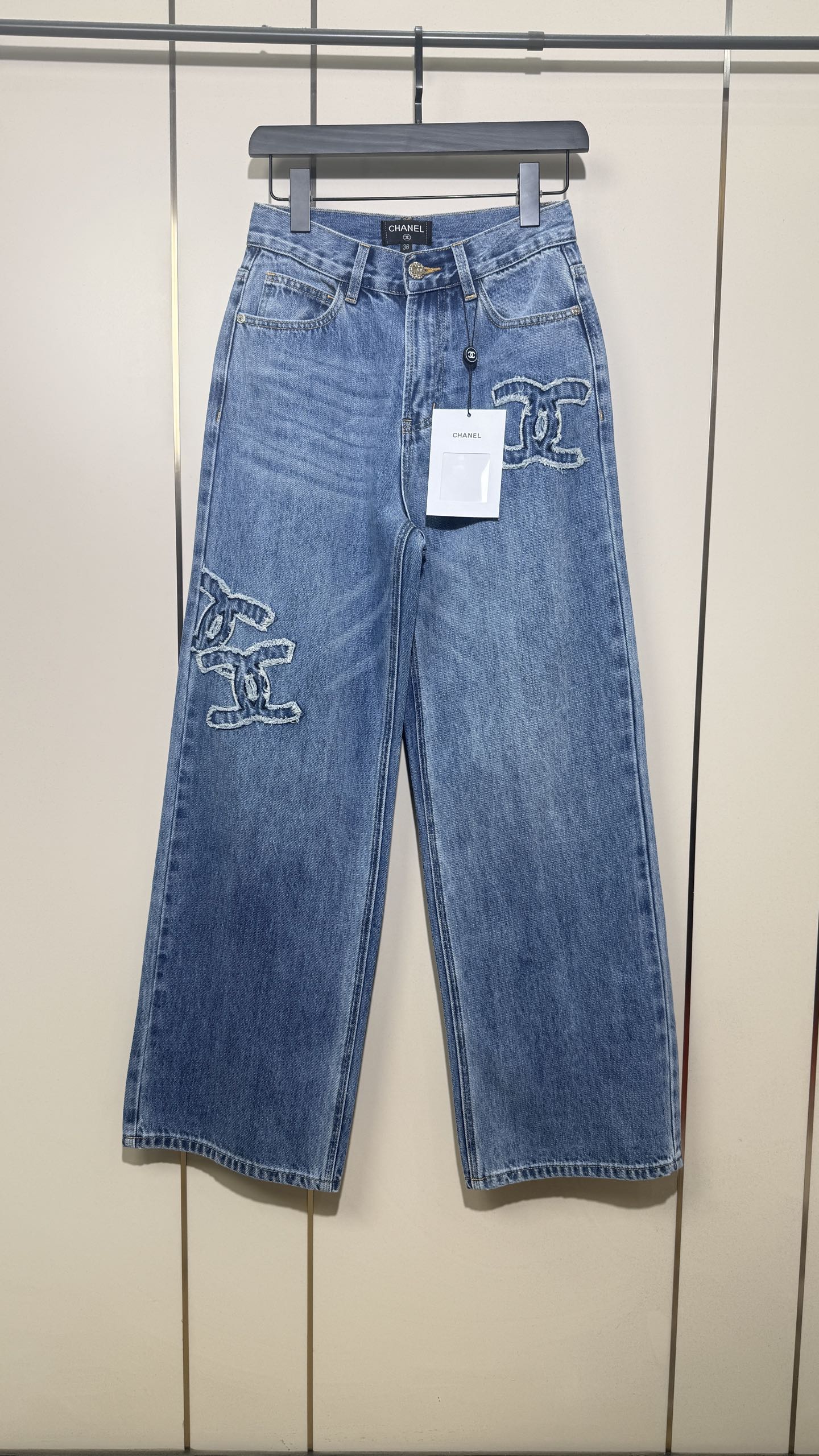 CC 25 Cross-stitched double C high-waisted straight-leg jeans