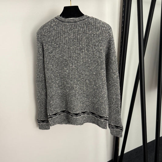 CC Single-breasted V-neck Long-sleeved Knitted Cardigan