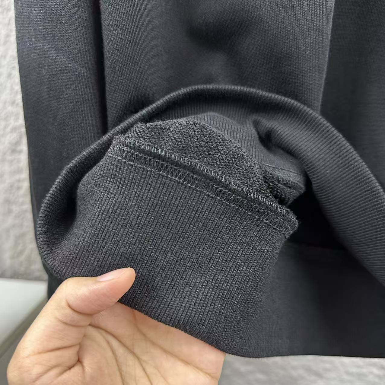 LV Long-Sleeve Crew Neck Sweatshirt 492273