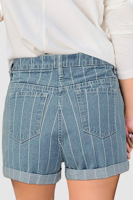 Shorts vaqueros básicos con estampado urbano