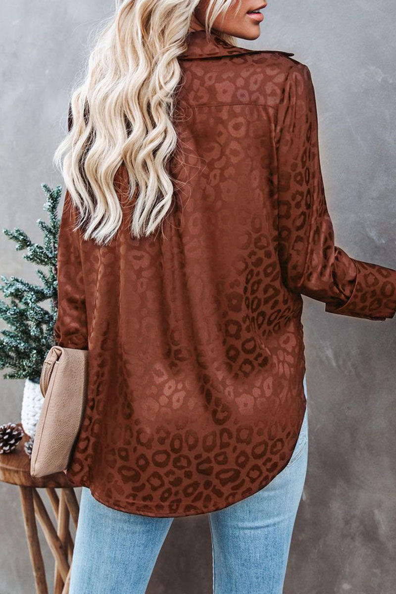 Blusa de cuello vuelto con abertura y estampado de leopardo dulce a la moda (4 colores)