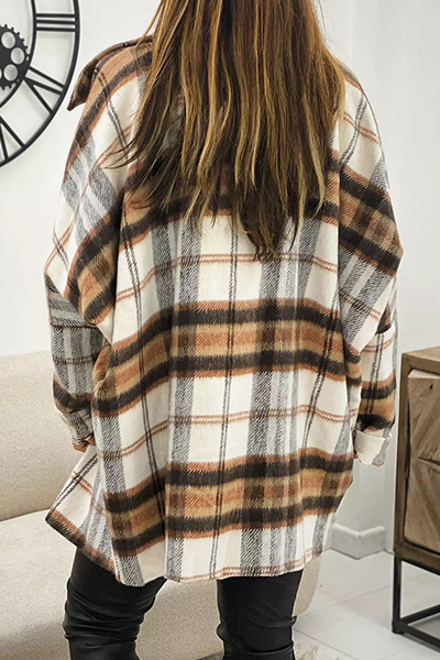 Prenda exterior informal de cuello vuelto con hebilla y bolsillo a cuadros