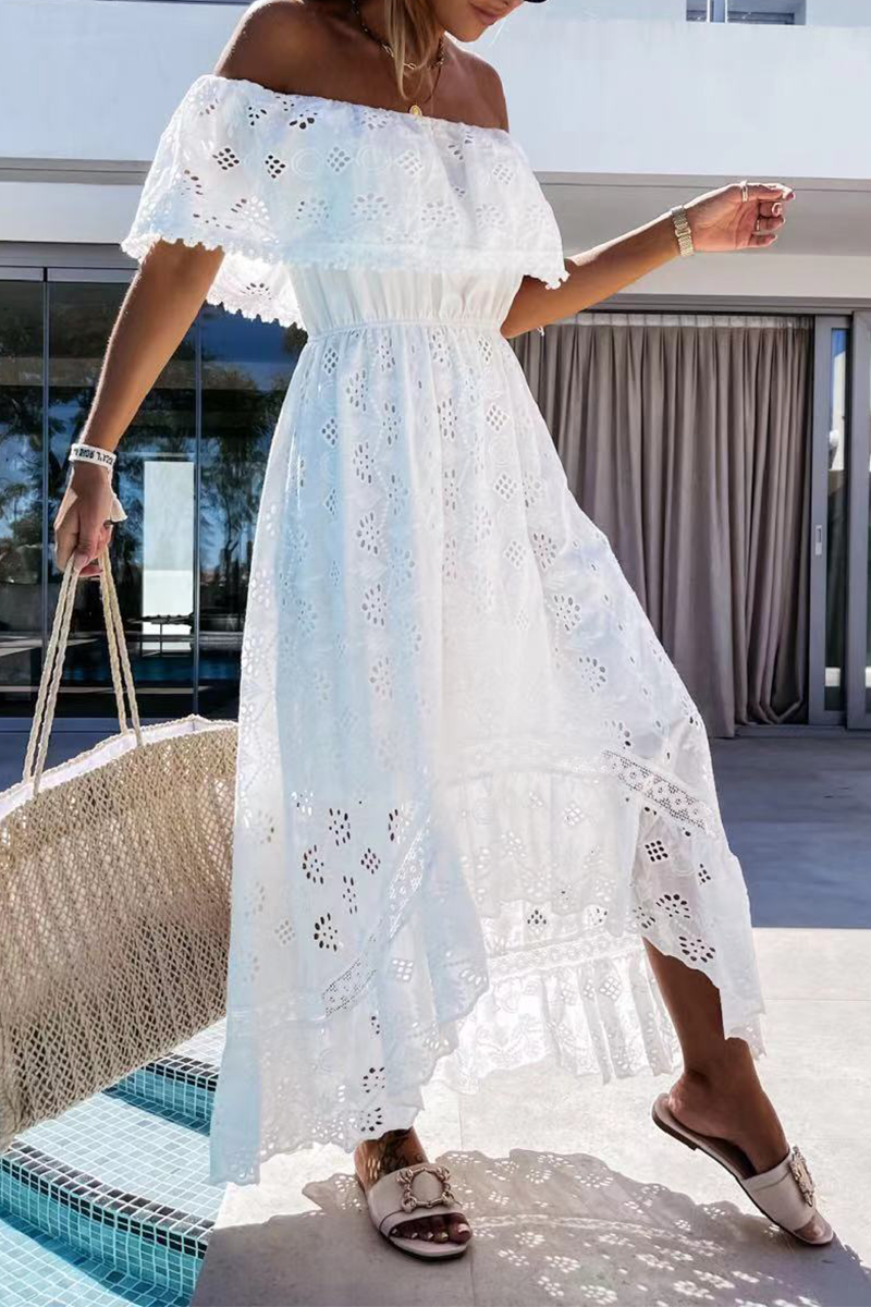 Vestidos casuales de encaje liso con hombros descubiertos y falda pastel