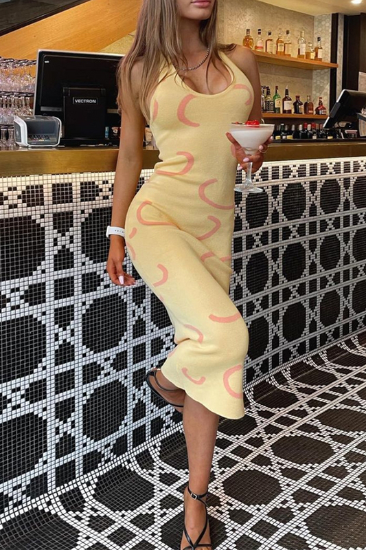 Vestidos casuales con falda lápiz y cuello halter con estampado