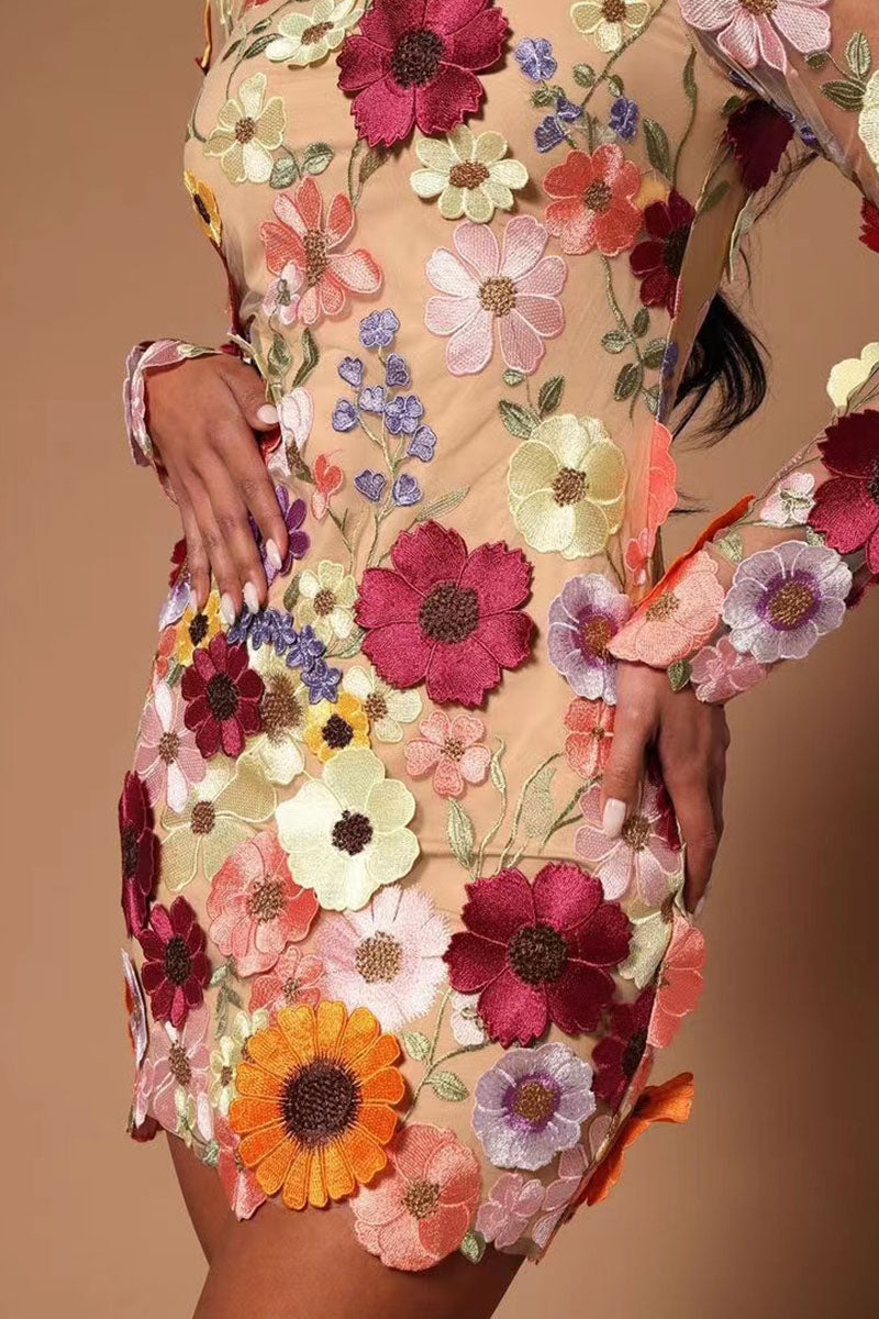 Vestidos de falda de un solo paso con cuello alto y apliques de patchwork dulces
