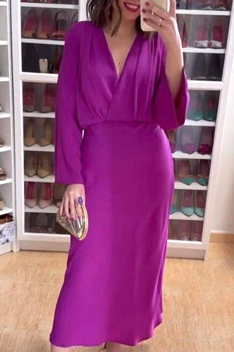 Elegante vestido de vendaje con cuello en V y color sólido