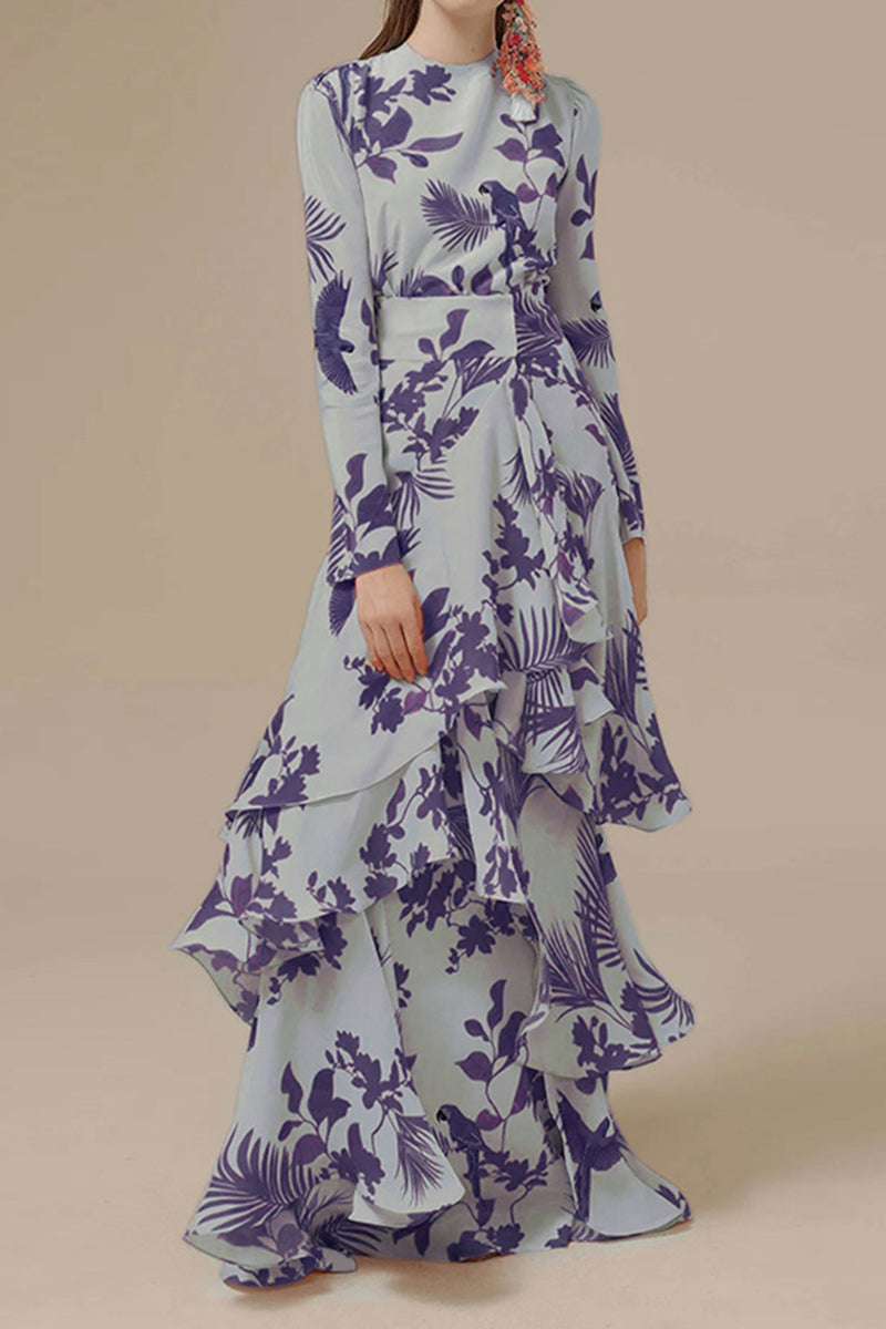 Elegante vestido asimétrico floral con cuello redondo irregular.