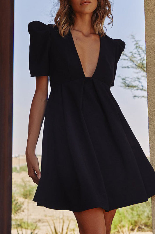 Vestido mini sexy con cuello en V y cremallera sólida
