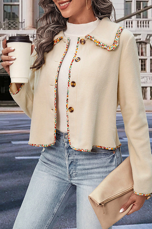 Prendas de abrigo elegantes de cuello vuelto con botones y parches lisos de celebridades