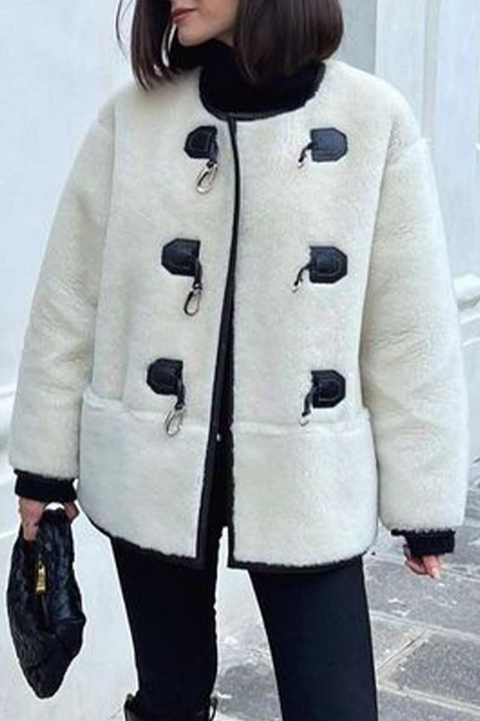 Prenda exterior elegante de estilo británico con botones sólidos y cuello en U