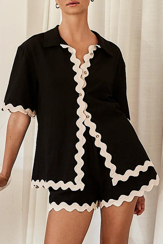 Conjunto informal de dos piezas con cuello vuelto, manga corta, bolsillos y bloques de color, estilo sencillo