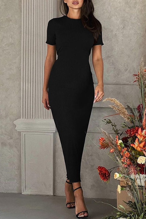 Vestido casual básico liso de cuello redondo y manga corta