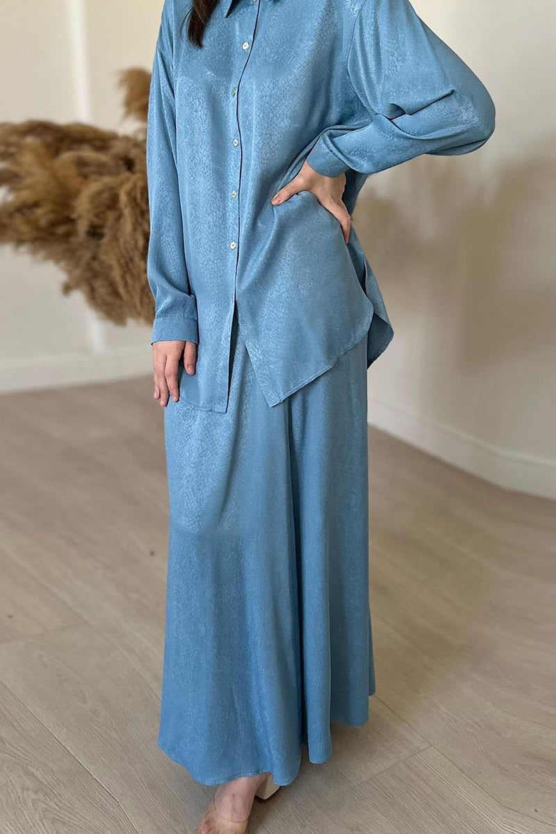 Elegante simplicidad, botones sólidos, cuello vuelto, manga larga, dos piezas