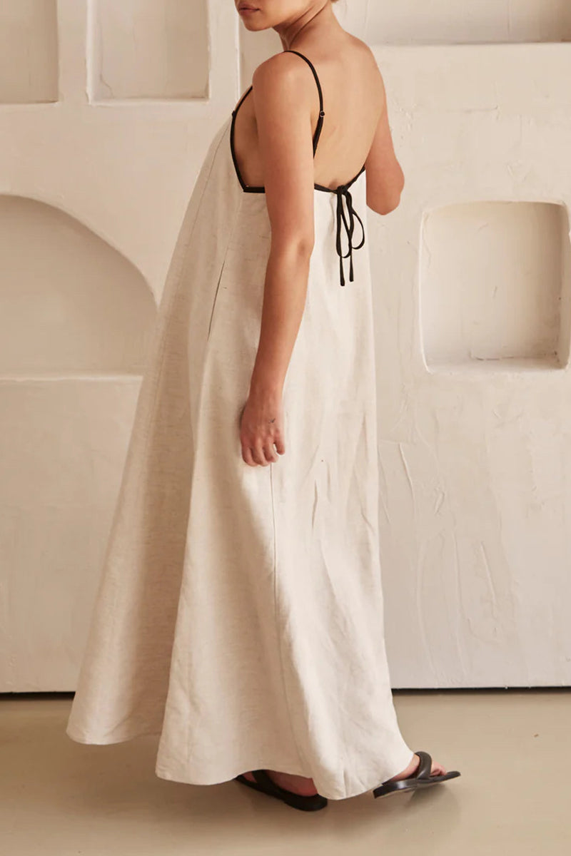 Vestido informal de cuello cuadrado con parches sólidos y tirantes finos