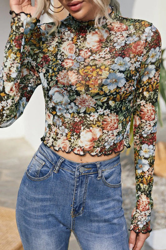 Elegante blusa de cuello alto con orillo de fibras florales