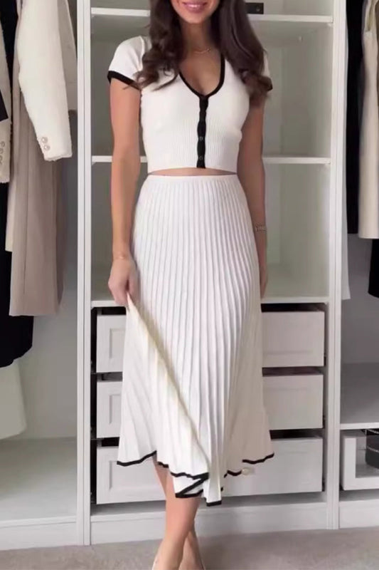 Celebridades Elegante Conjunto de Dos Piezas con Hebilla Sólida, Pliegues en Contraste, Cuello en V y Manga Corta