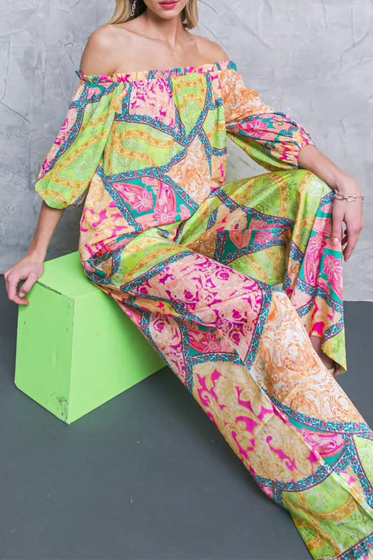 Conjunto informal de dos piezas con hombros descubiertos, tres cuartos y bloques de colores dulces que contrastan con lo antiguo