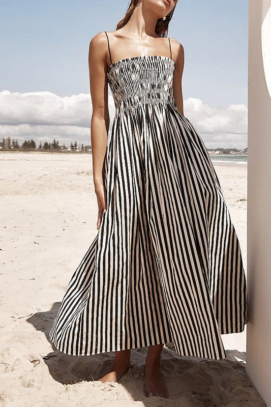 Vestidos casuales con bolsillos a rayas y tirantes