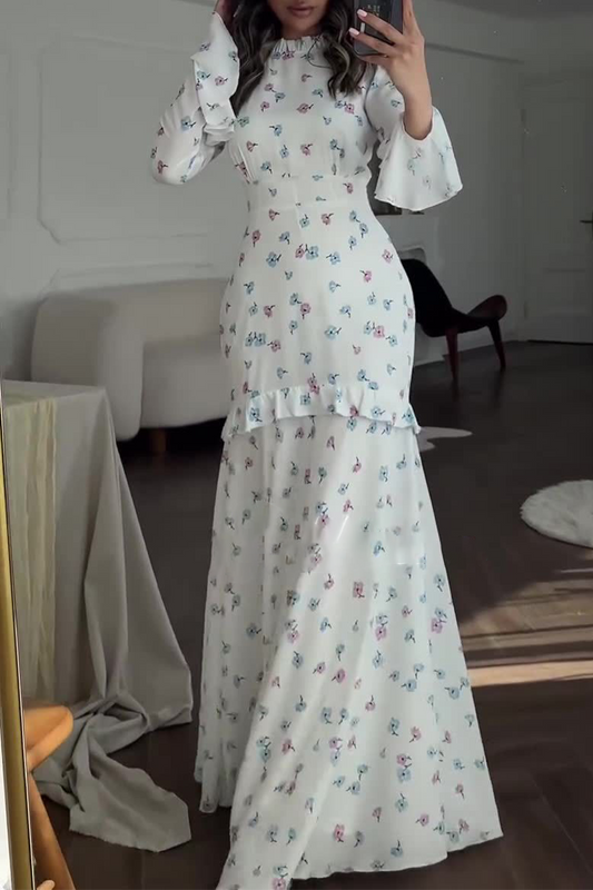 Elegante vestido de manga larga con cuello alto, volantes y patchwork con estampado de flores