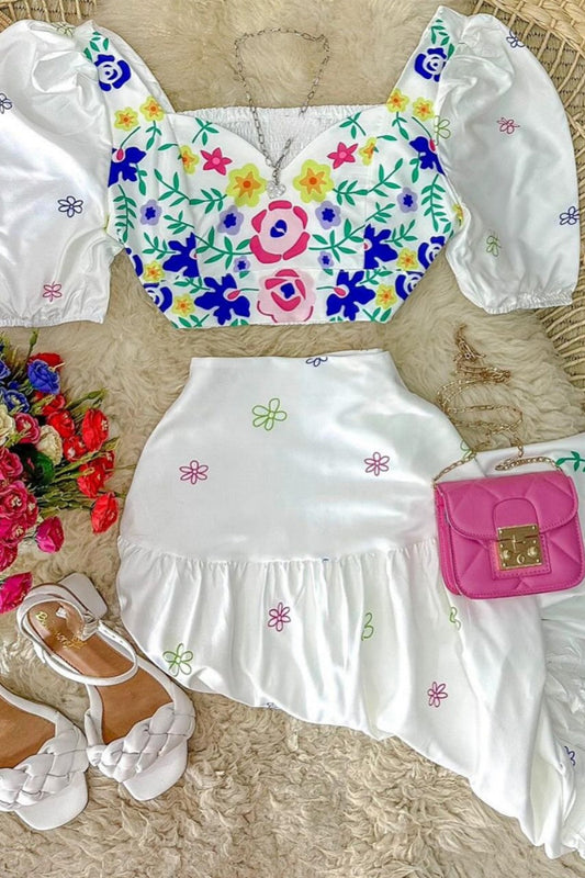 Conjunto casual de dos piezas con estampado floral, cuello en V, manga corta y básico