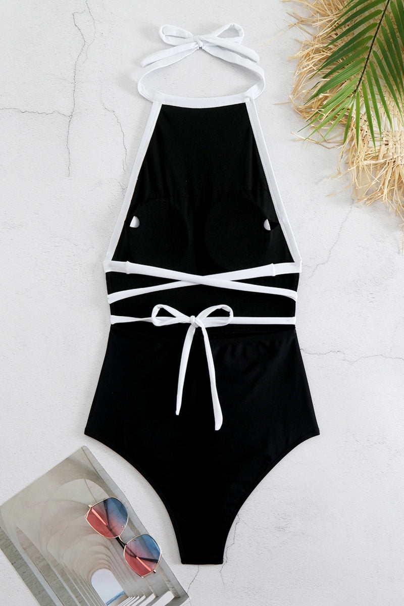Traje de baño sexy de patchwork con espalda descubierta, cinturón y contraste (con relleno)