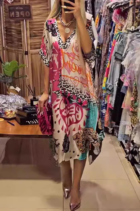 Vestido informal de manga corta con cuello en V irregular y estampado de leopardo y letras de calle