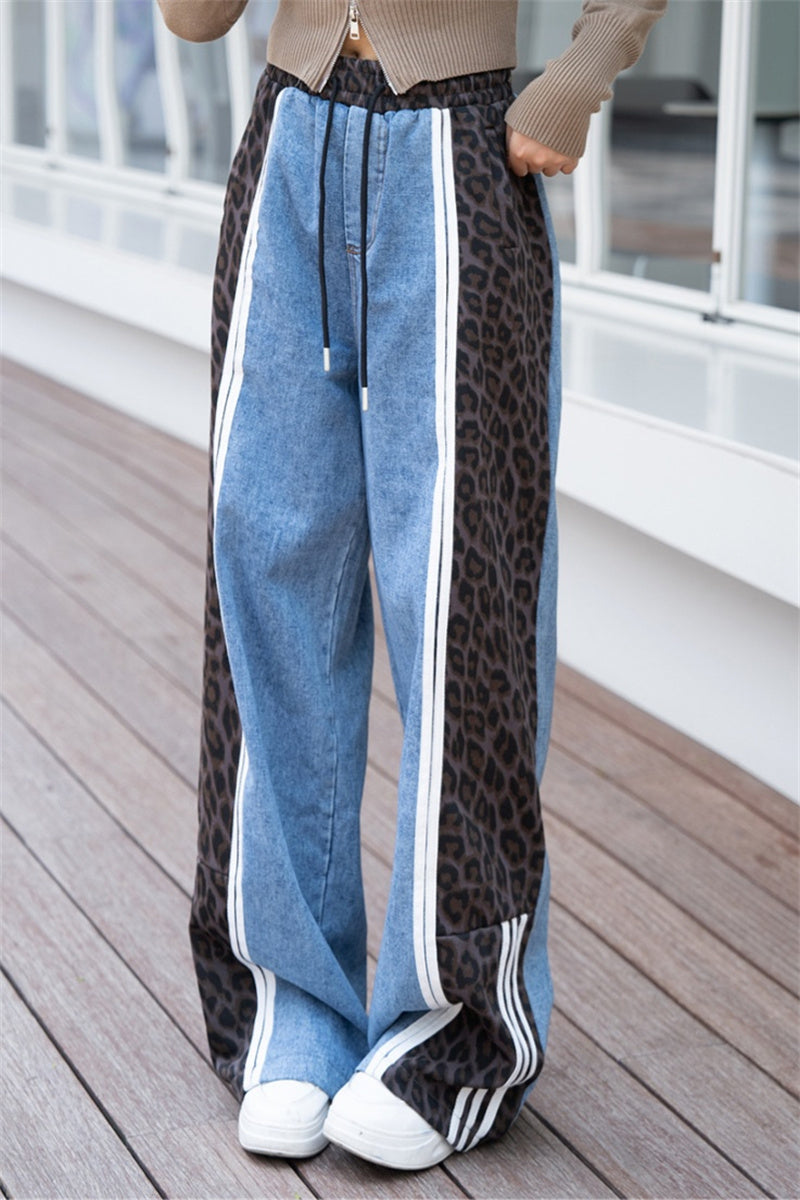 Vaqueros rectos de cintura alta con estampado de leopardo y patchwork informales