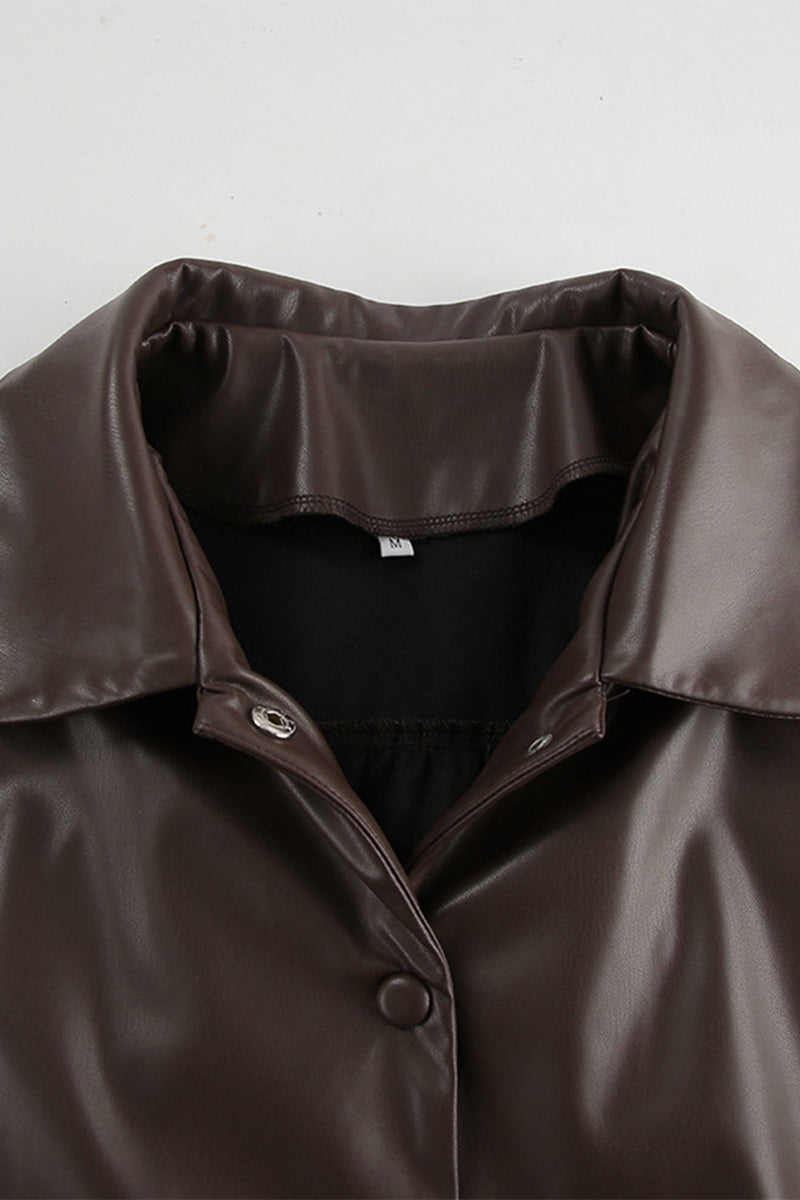 Prendas de abrigo con cuello vuelto, botones y bolsillos de color liso