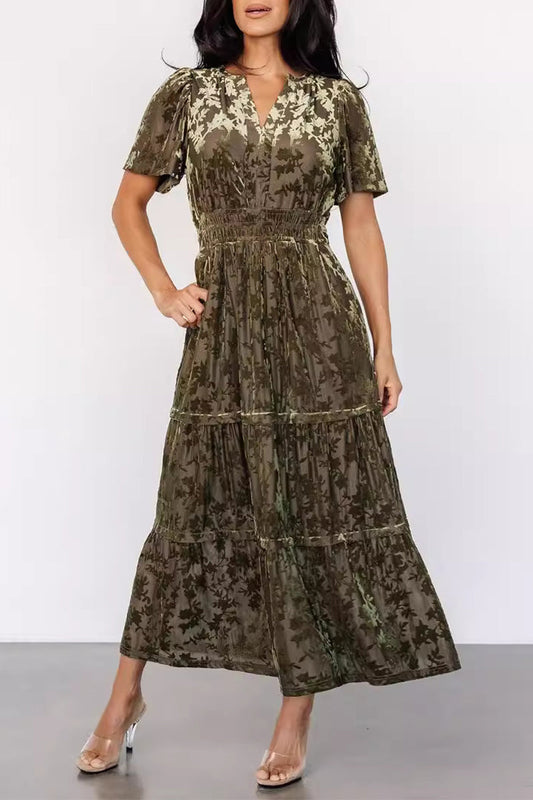 Elegante vestido de línea A con escote en V, textura de volantes y bolsillos con flores