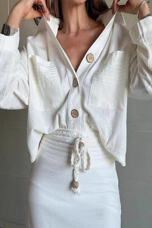 Conjunto informal de dos piezas con cordones, botones, cuello vuelto, manga larga