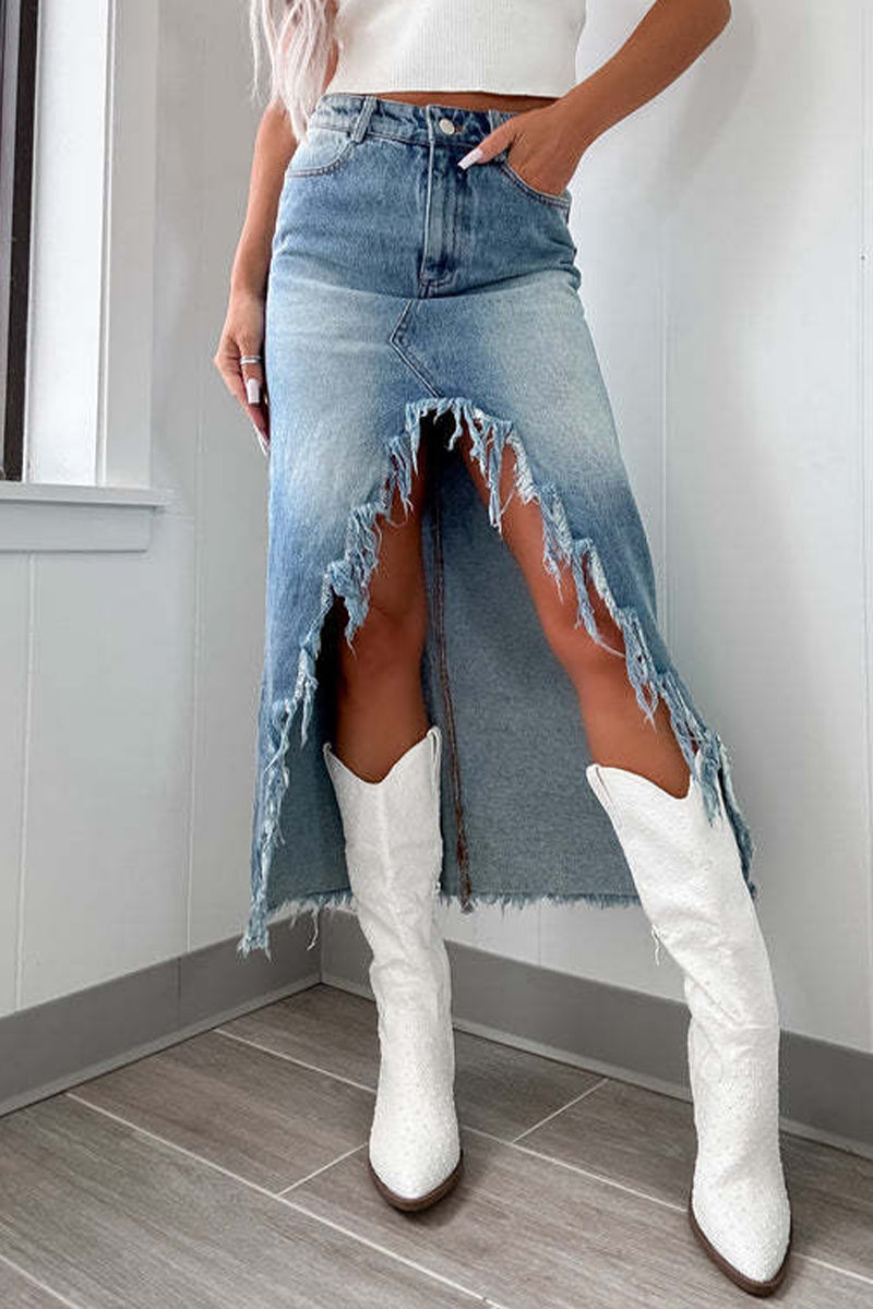 Pantalones de talle alto con borlas irregulares y desgastados de estilo urbano
