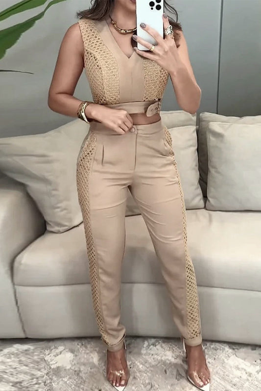 Conjunto informal de dos piezas con bolsillos, botones, malla, cuello en V y sin mangas