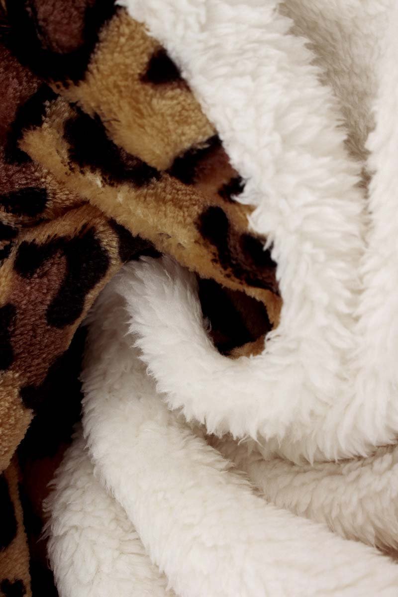 Tops con costuras de leopardo