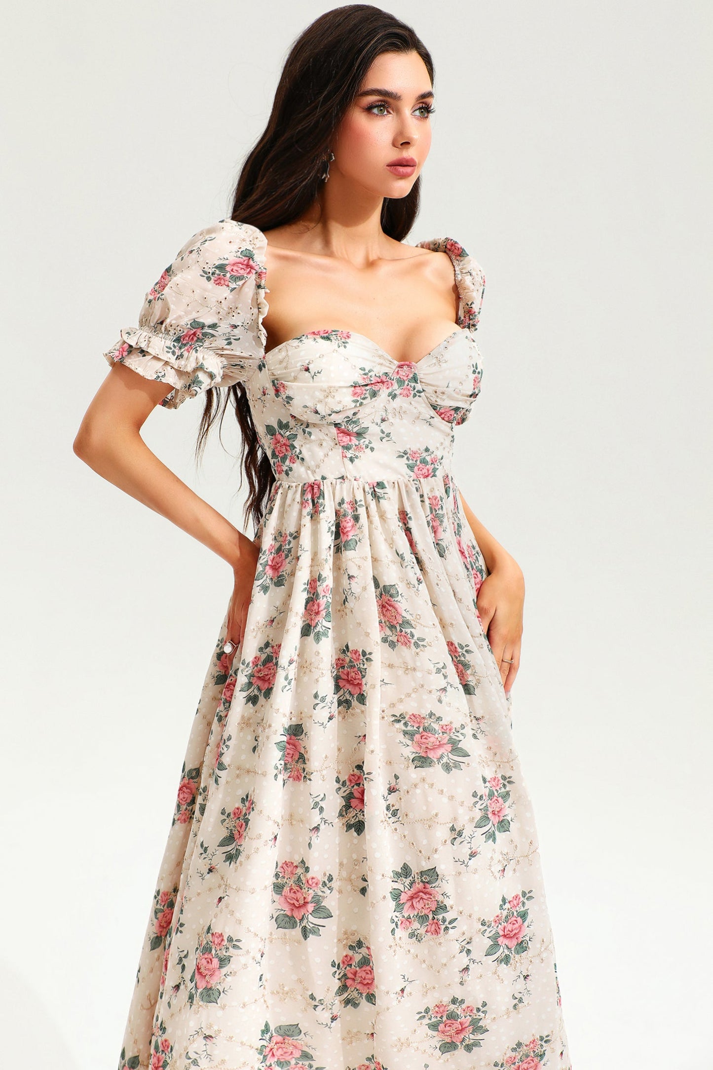 Vestido midi con abertura y encaje, espalda descubierta, mangas abullonadas y estampado floral, color rosa