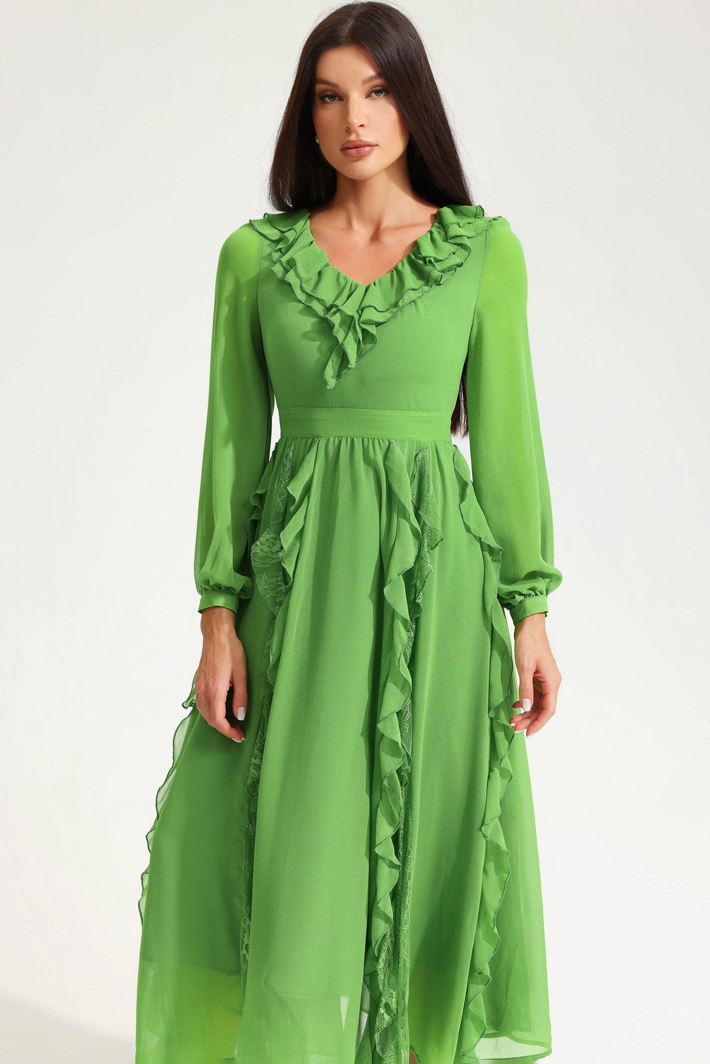 Vestido midi verde con volantes, cuello en V y manga larga