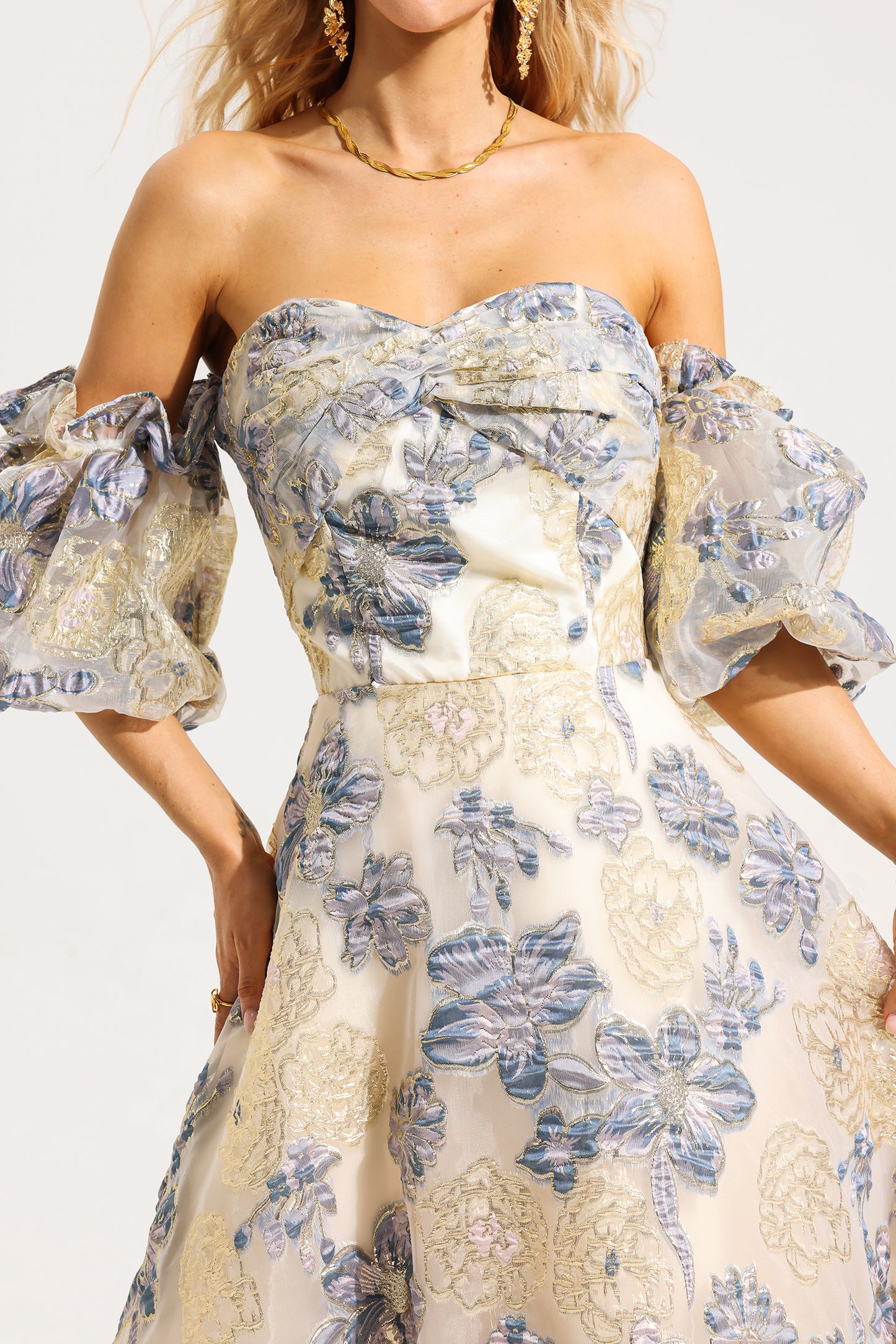 Vestido midi de jacquard con hombros descubiertos