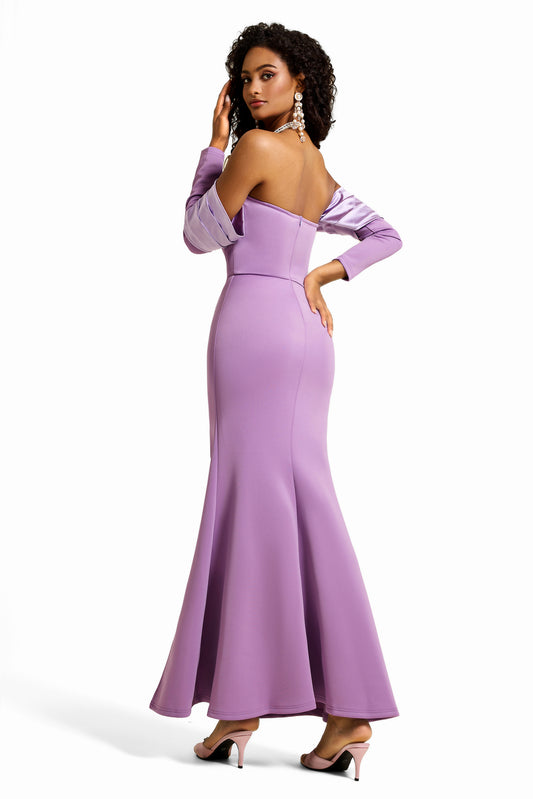Vestido midi con cuello halter y hombros descubiertos con perlas sintéticas