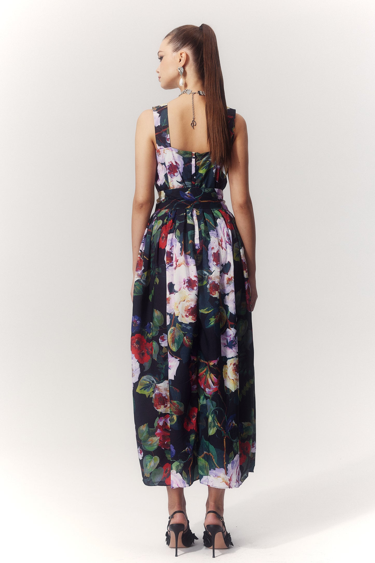 Vestido midi Teresa con escote corazón y estampado floral