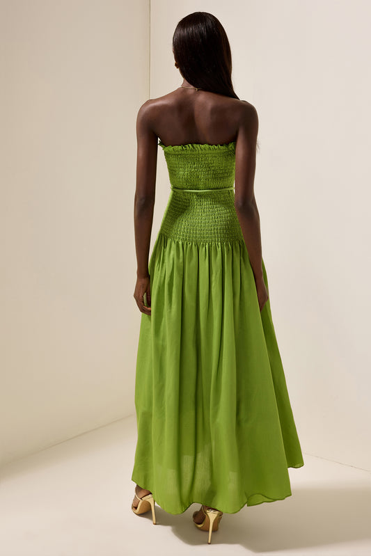 Vestido midi sin mangas con fruncido liso
