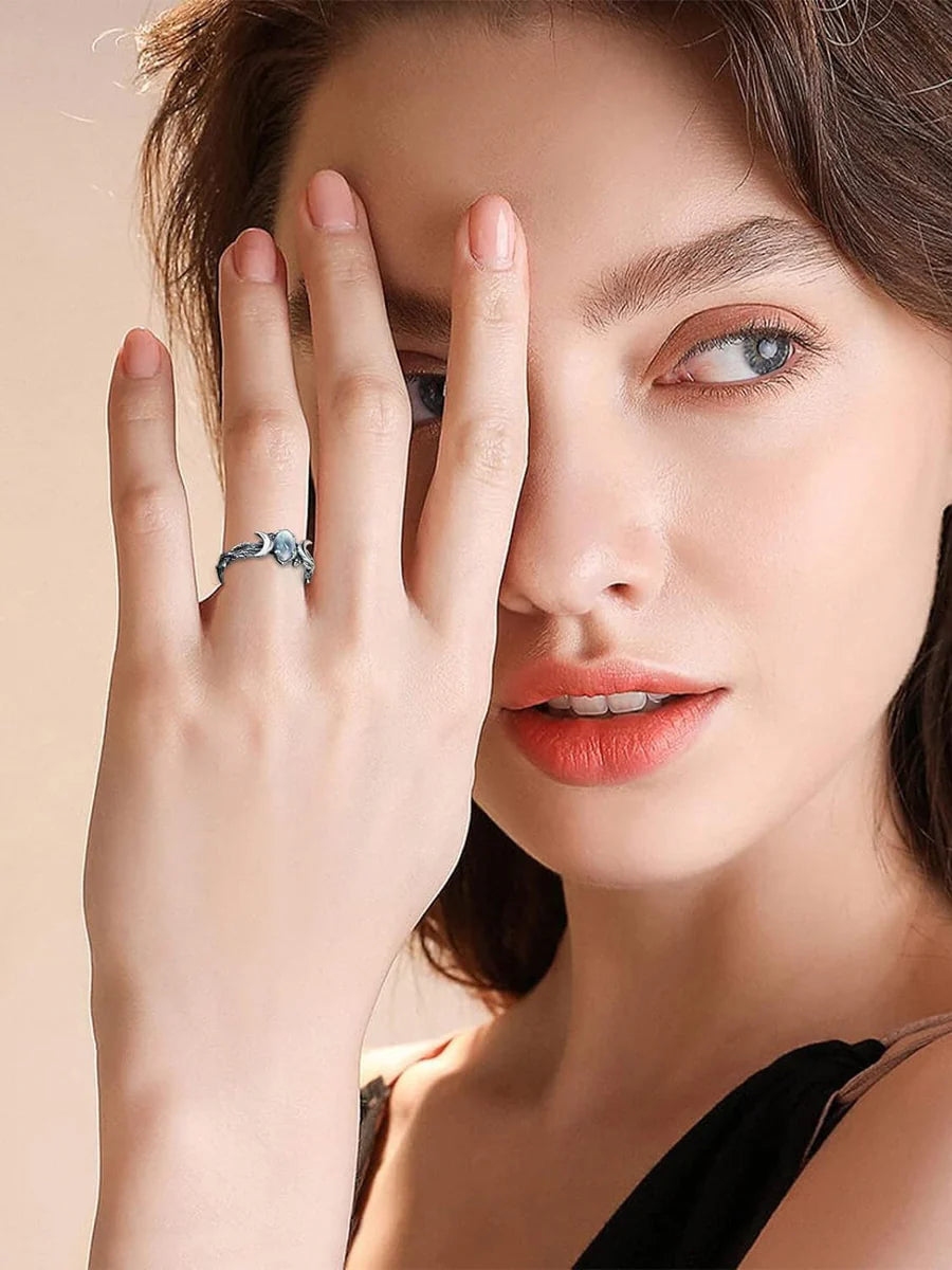 Anillo geométrico de doble luna con piedras preciosas