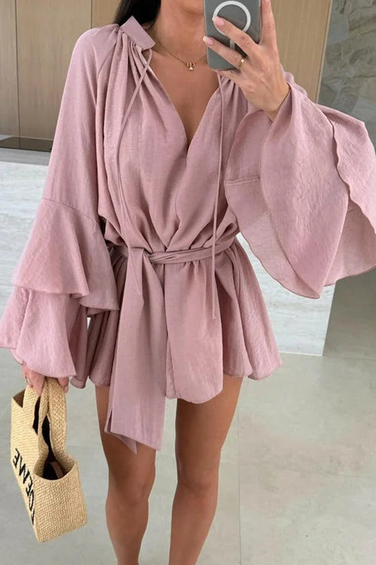 Vestido mini de mezcla de lino Molly con mangas acampanadas y lazos
