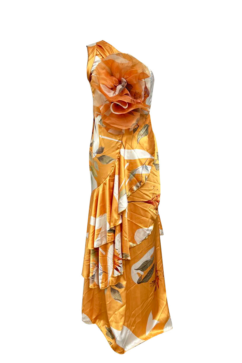 Elegantes vestidos de noche con cuello oblicuo y volantes florales