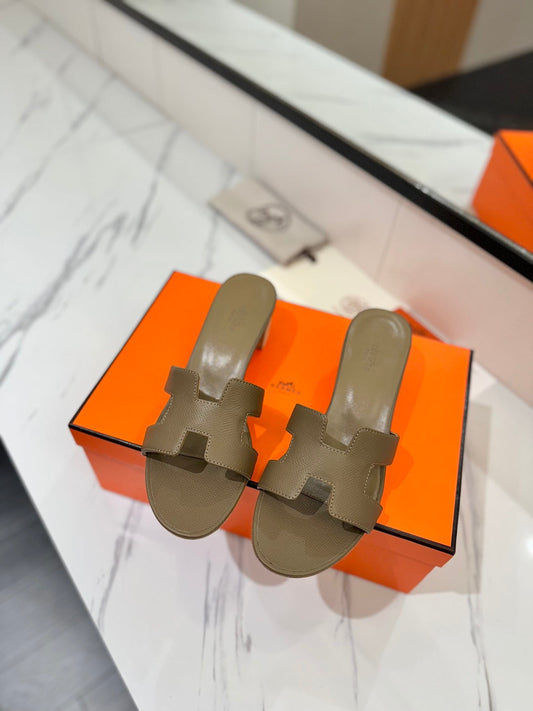 HM Oasis Sandals Etoupe Cowhide 294838