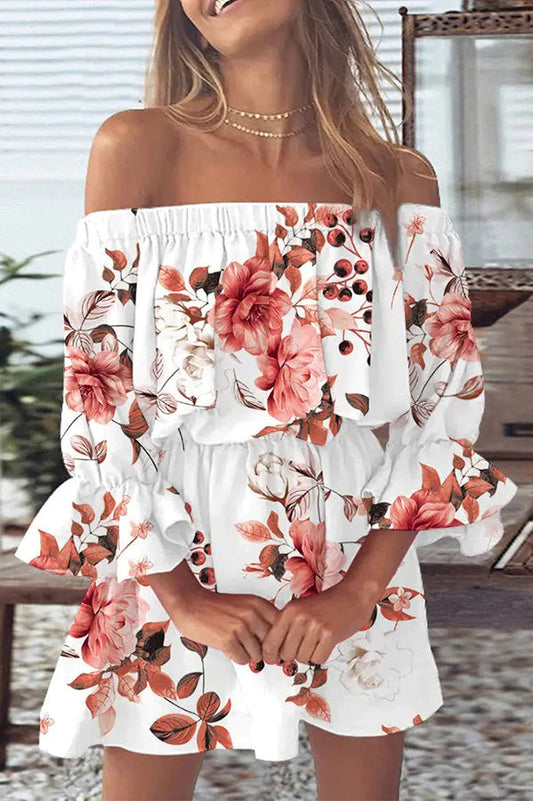 Vestido mini con hombros descubiertos y estampado "Todo comienza con amor"