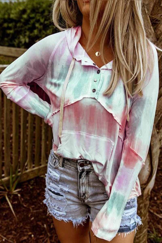 Bonita sudadera con capucha tie-dye colorida