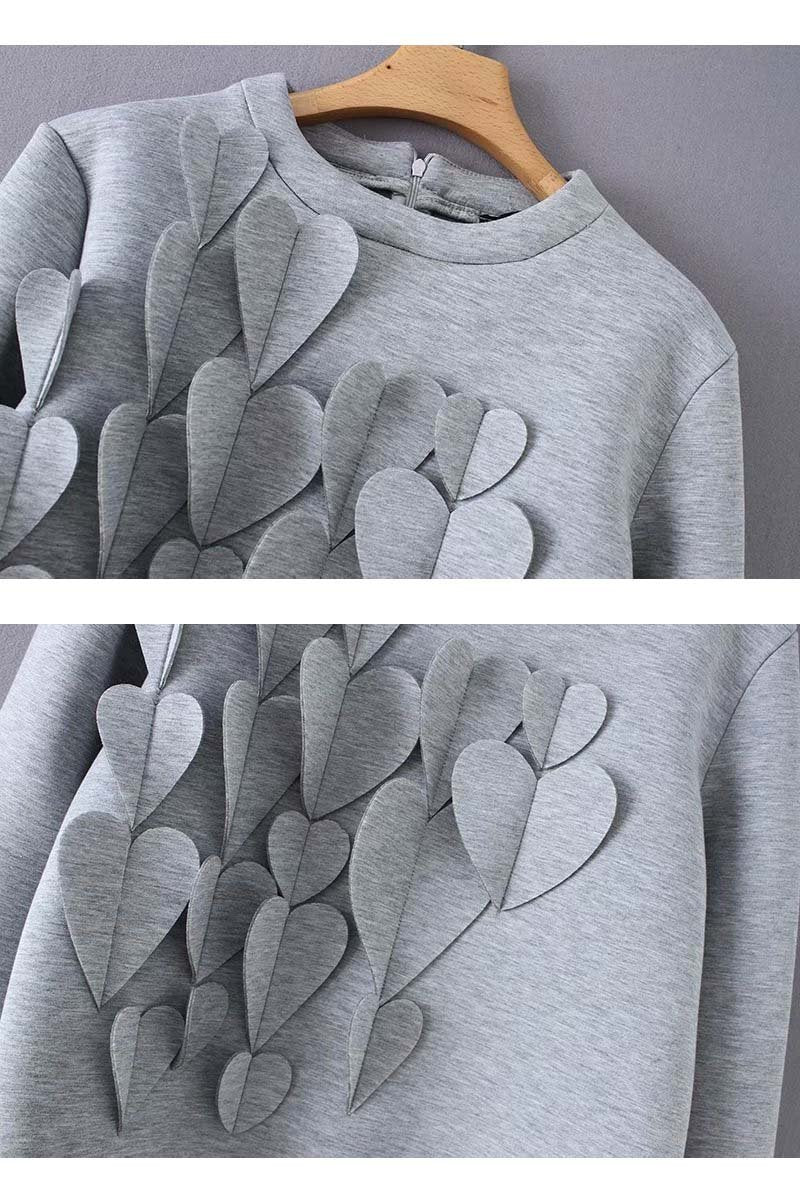 Sudadera con capucha de manga larga con cremallera y decoración de corazón