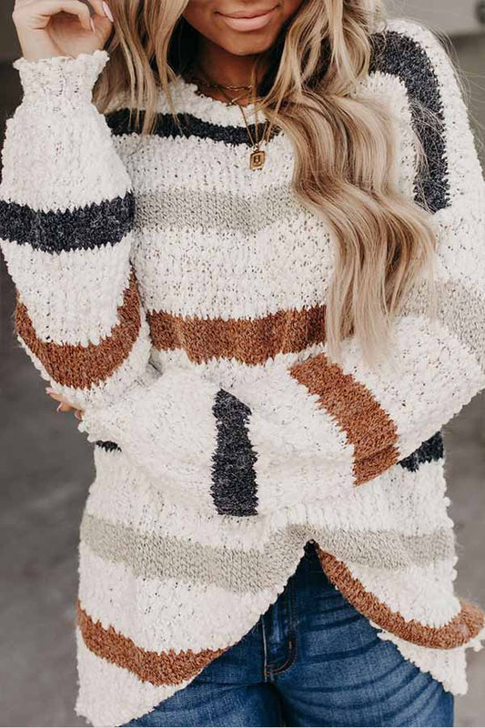 Suéter con hombros caídos y estampado de rayas multicolores con palomitas de maíz
