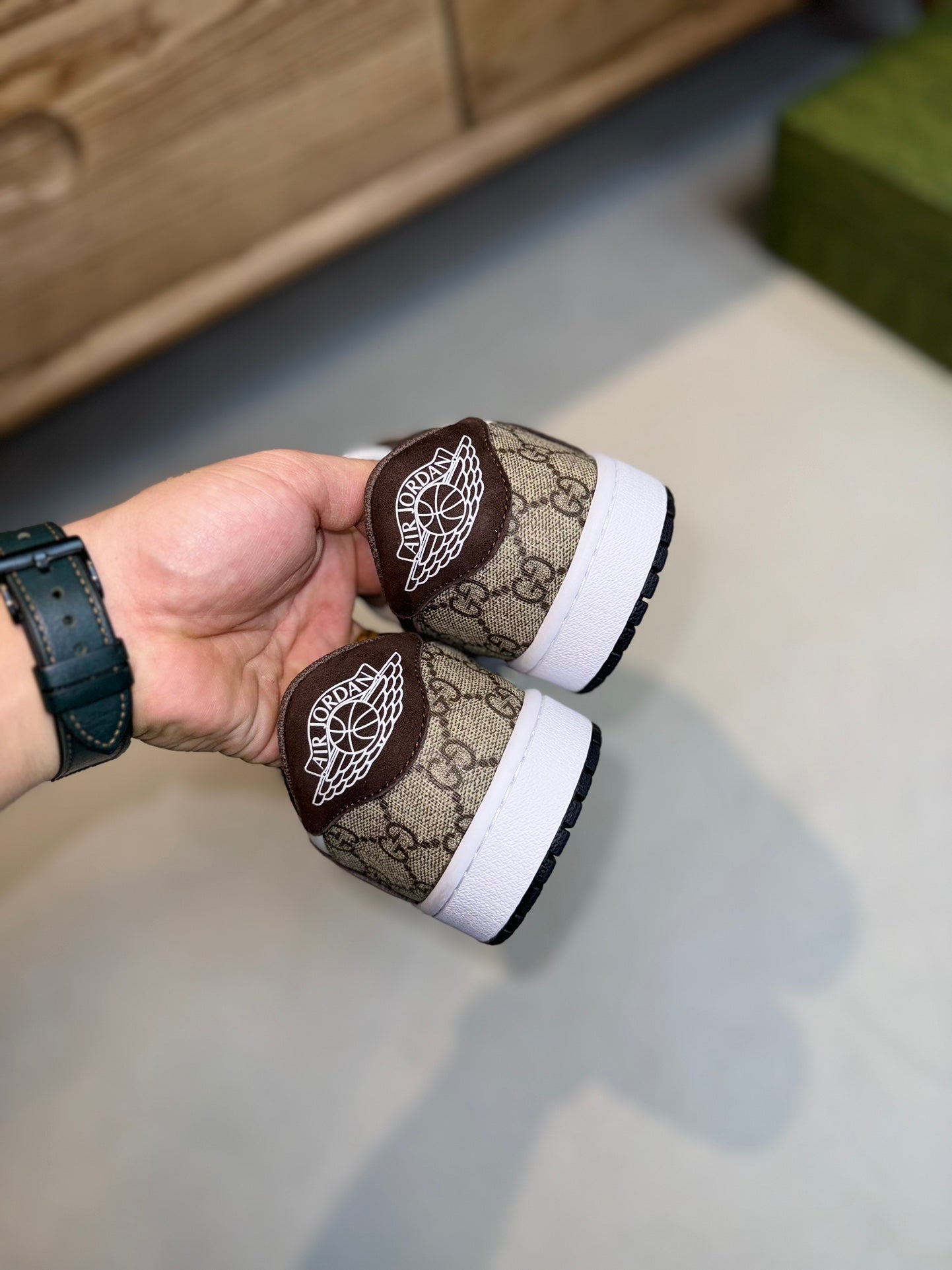 GG LOW TRAVIS GREY WHITE